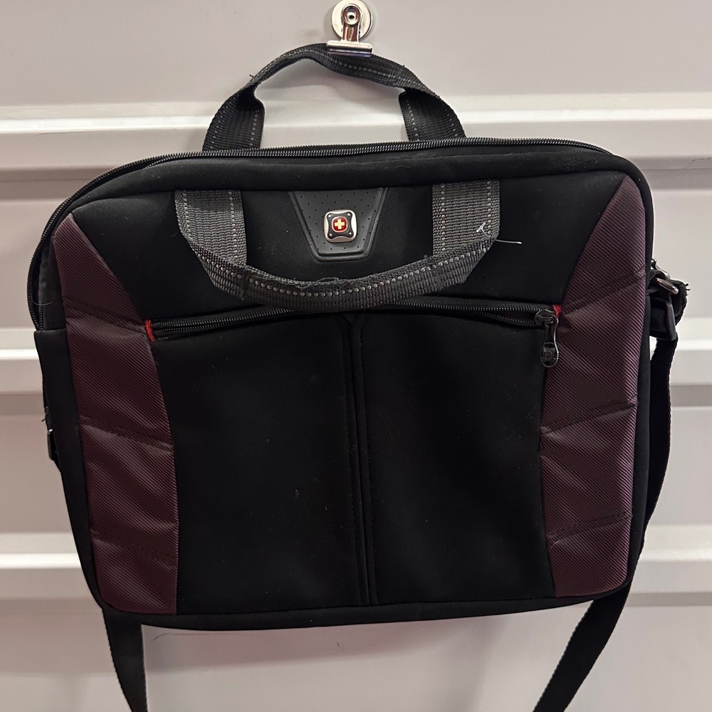 SWISSGEAR BY WENGER Black Laptop Messenger Bag with Red Accents Commute Business